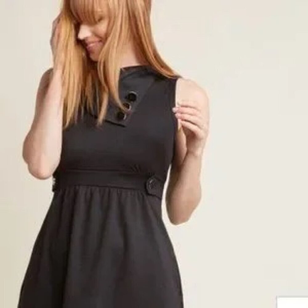 Modcloth "Coach Tour" Dress in Black HAS POCKETS